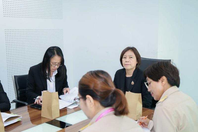 นางสาวสุนีย์ ศรีส�