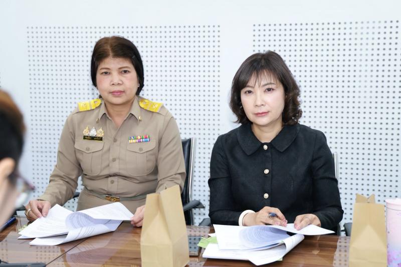 นางสาวสุนีย์ ศรีส�