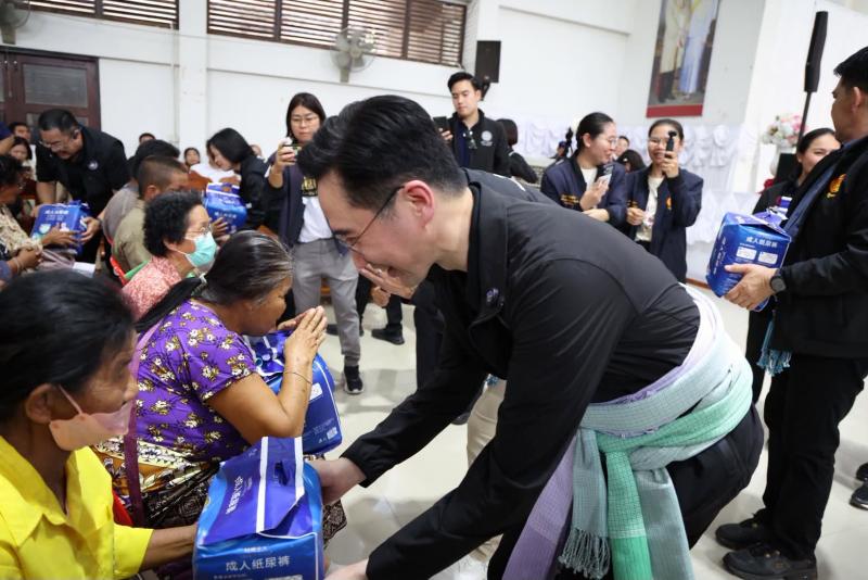รมว.พม. กล่าวรายงา�