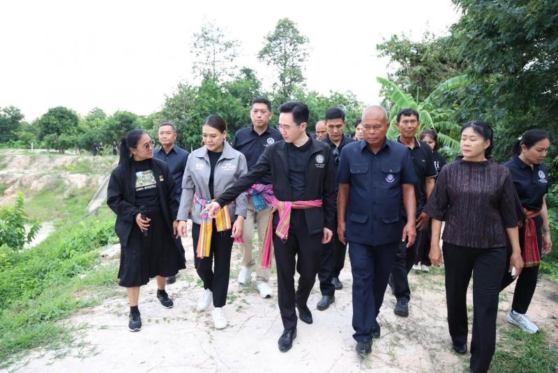 รมว.พม. ลงพื้นที่บ�