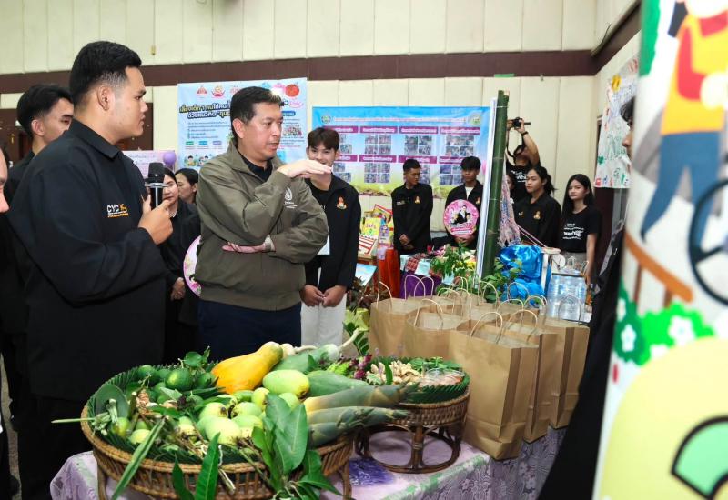 รมว.พม. ลงพื้นที่จ�