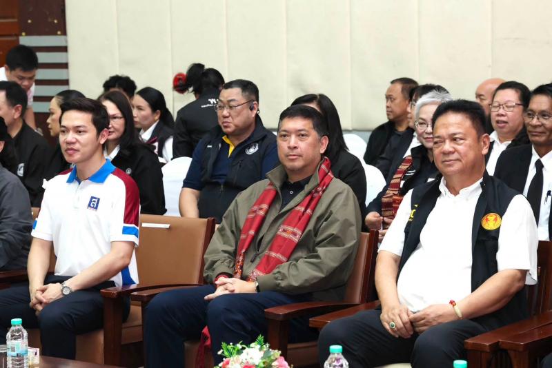 รมว.พม. ลงพื้นที่จ�