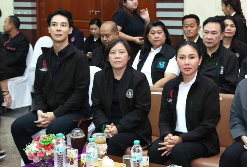 รมว.พม. ลงพื้นที่จ�