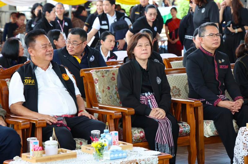 รมว.พม. ลงพื้นที่จ�