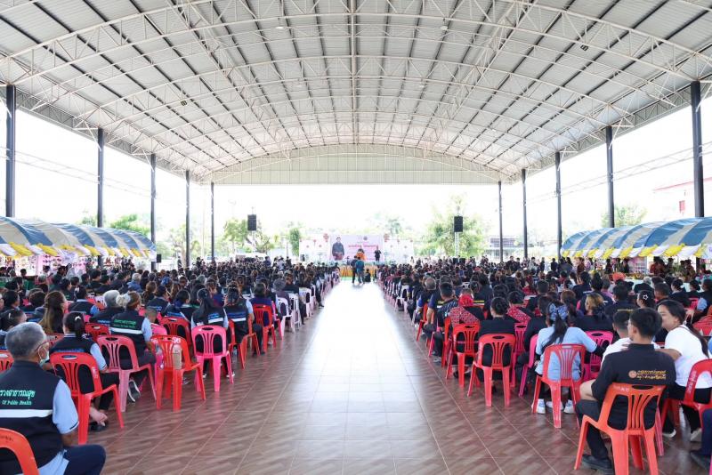 รมว.พม. ลงพื้นที่จ�