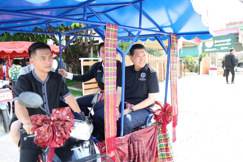 รมว.พม. ลงพื้นที่ข�
