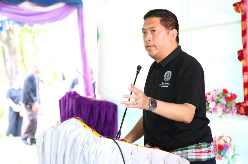 รมว.พม. ลงพื้นที่จ�