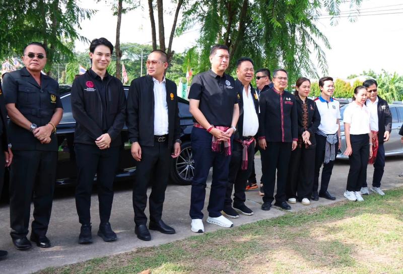 รมว.พม. ลงพื้นที่จ�