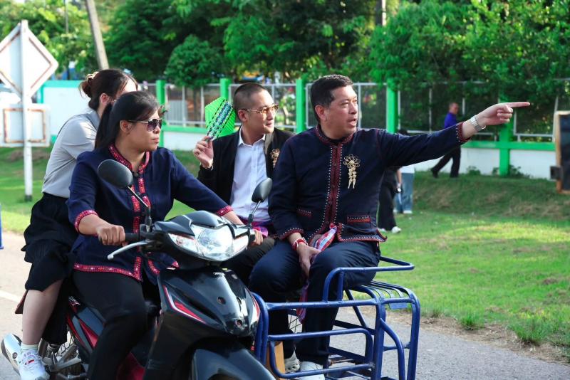 รมว.พม. ลงพื้นที่จ�