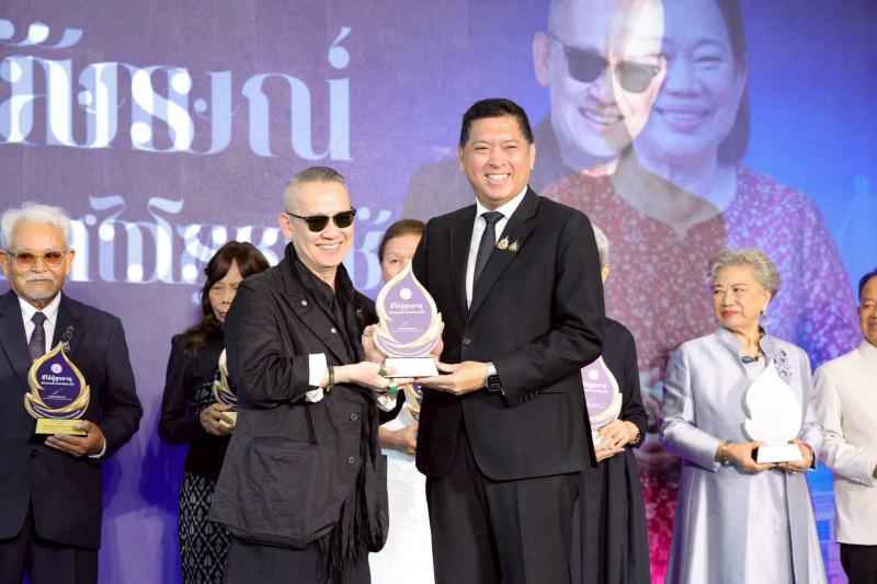รมว.พม. เป็นประธาน�