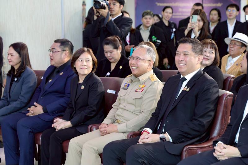 รมว.พม. เป็นประธาน�