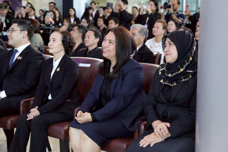 รมว.พม. เป็นประธาน�
