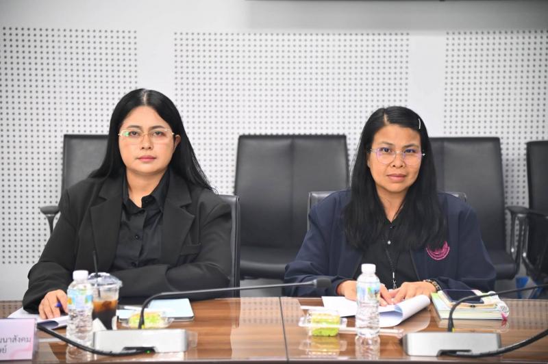 นางสาวสุนีย์ ศรีส�
