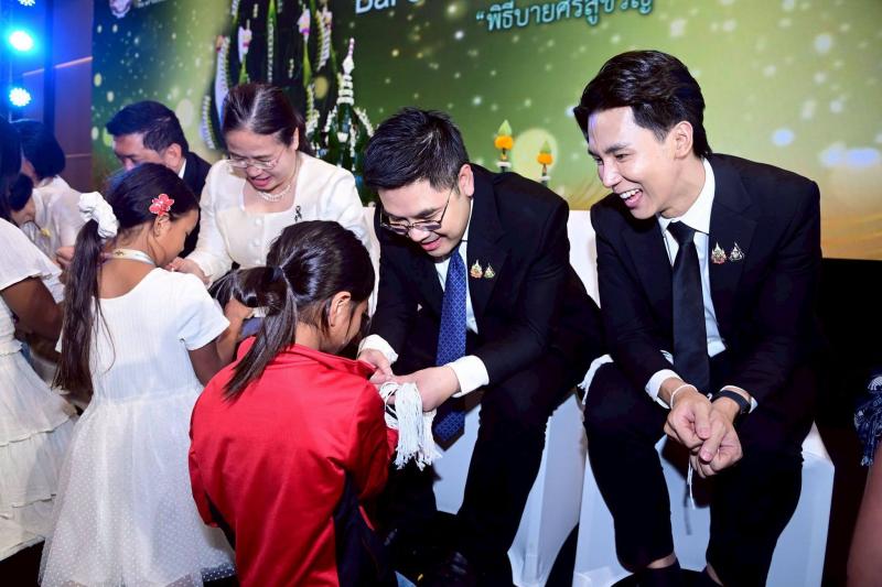 รมว.พม. เป็นประธาน�