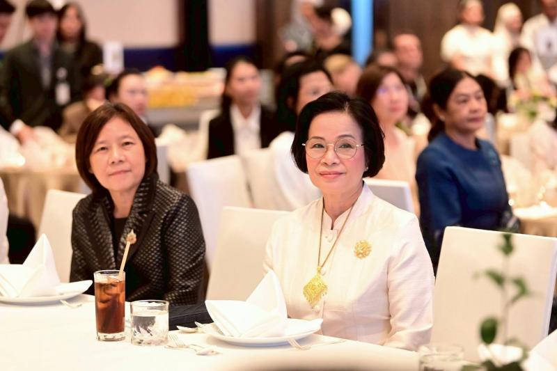 รมว.พม. เป็นประธาน�