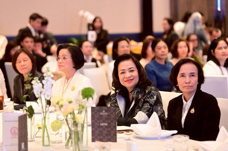 รมว.พม. เป็นประธาน�