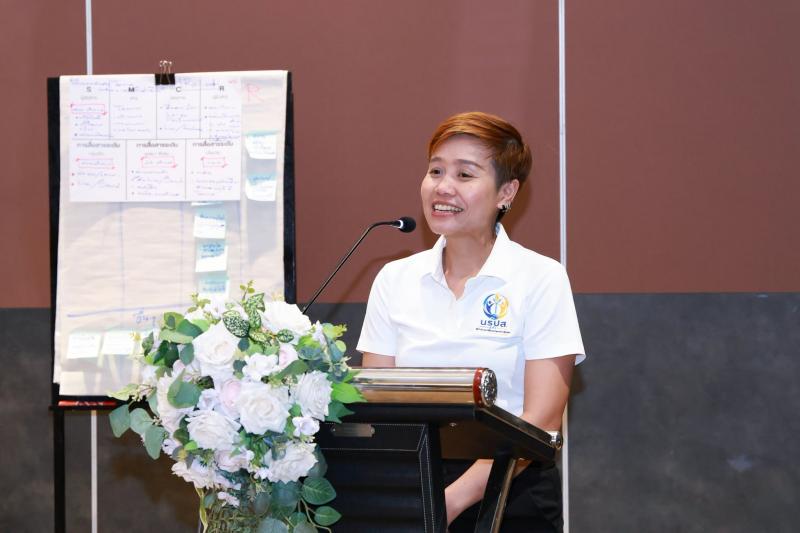 นางสาวนภาพร เมฆาผ�