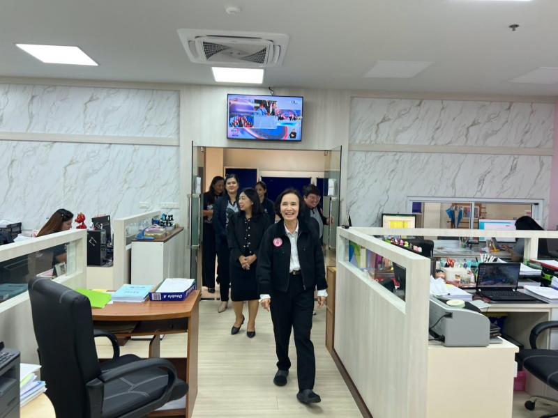 นางวาสนา ทองจันทร�