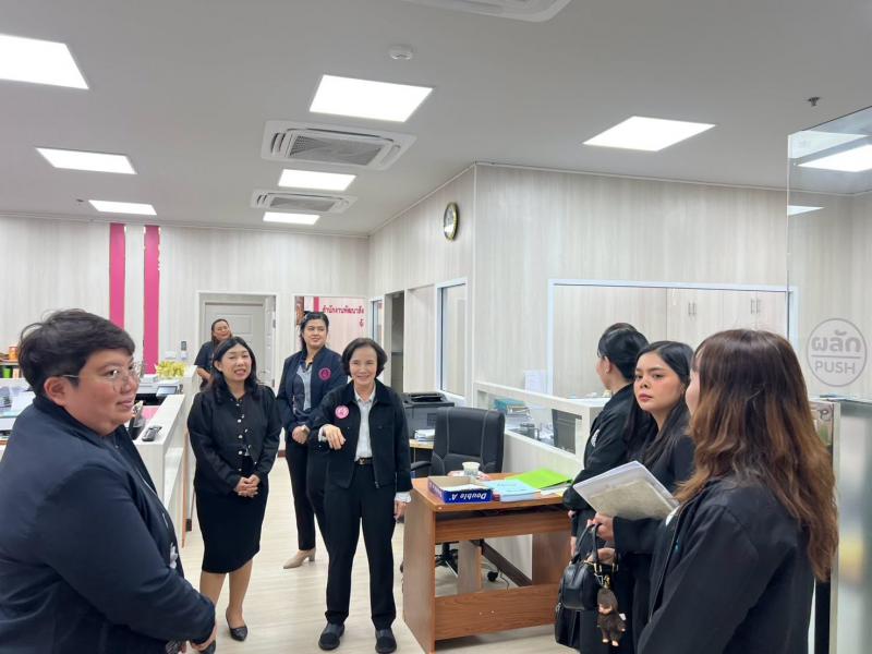 นางวาสนา ทองจันทร�