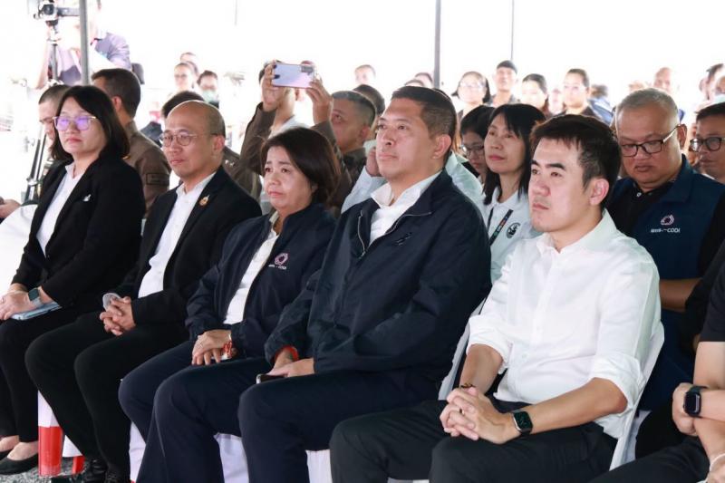 รมว.พม. ลงพื้นที่ป�