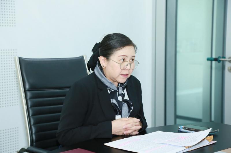 นางศิริลักษณ์ มีม�
