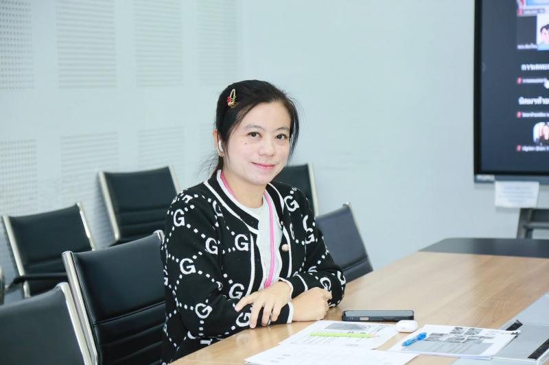 นางศิริลักษณ์ มีม�