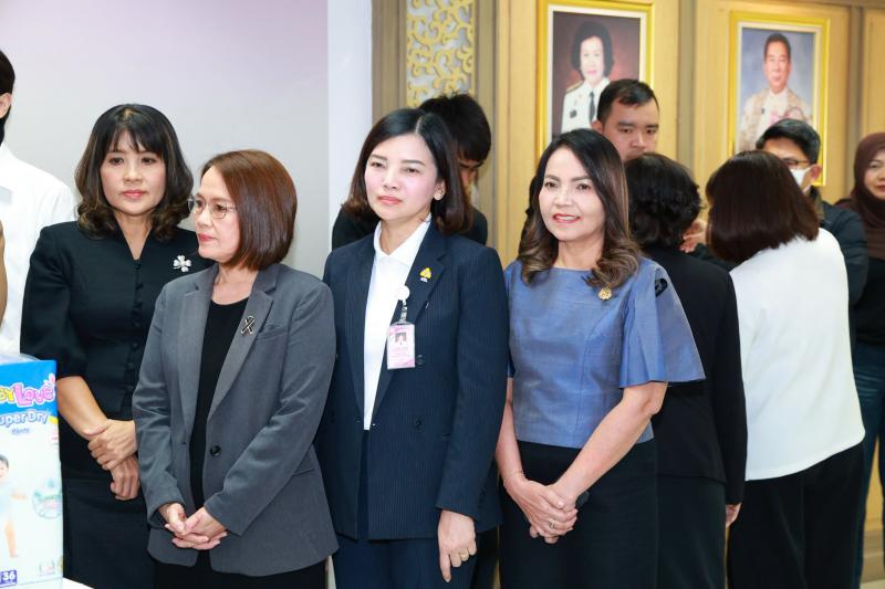 ปลัด พม. เป็นประธา�