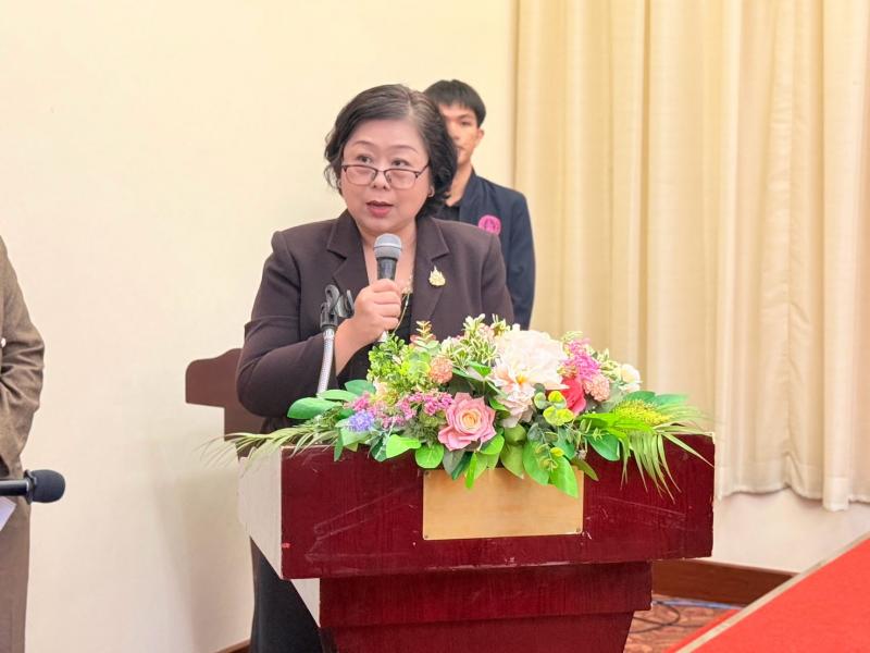 นางศิริลักษณ์ มีม�