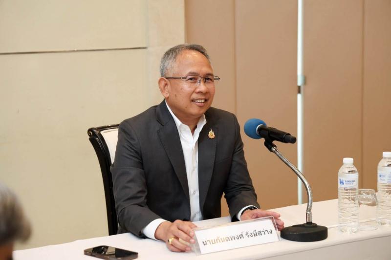 ปลัด พม. เป็นประธา�