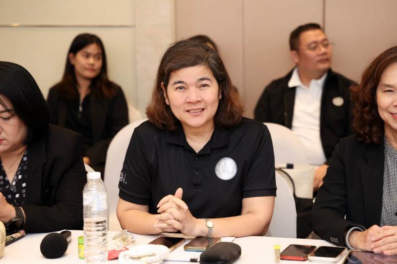ปลัด พม. เป็นประธา�