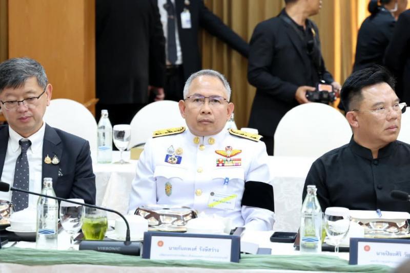 ปลัด พม. ร่วมการปร�
