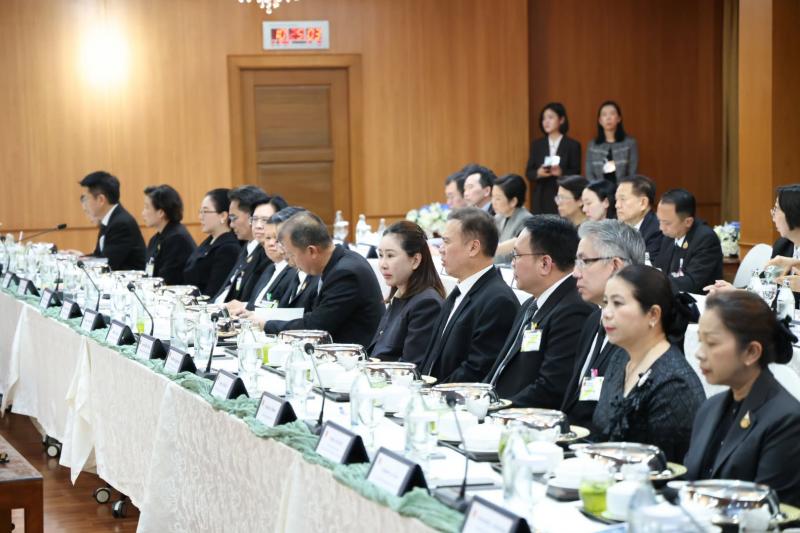ปลัด พม. ร่วมการปร�
