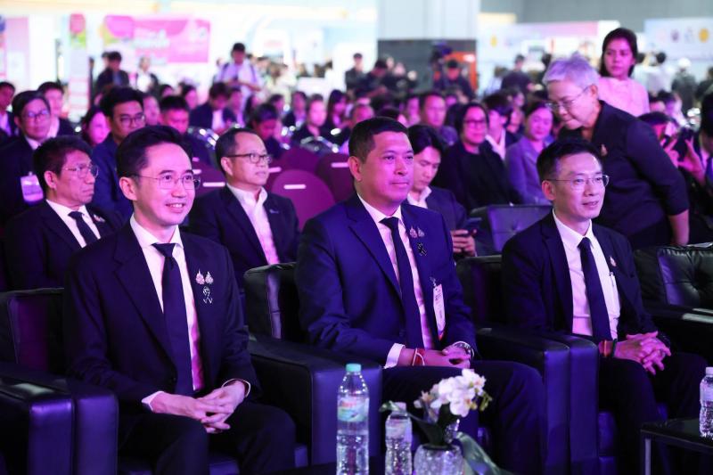 กระทรวง พม. โดยกรม�