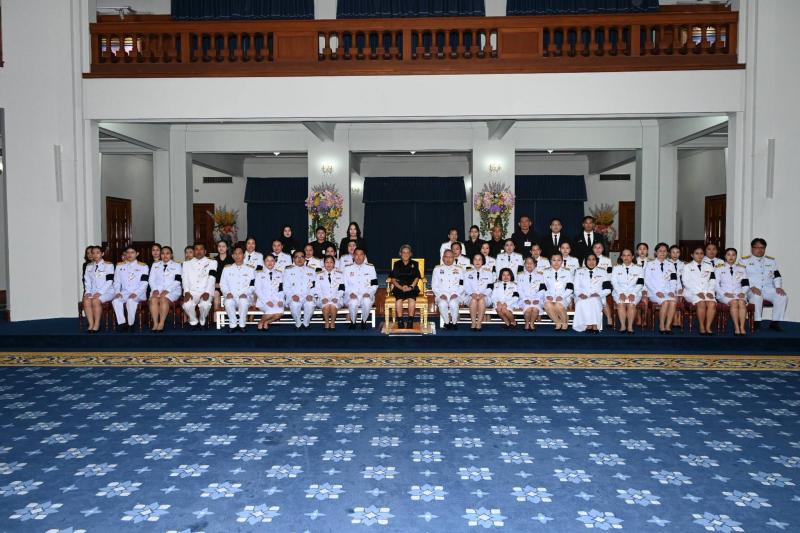 สมเด็จพระกนิษฐาธ�