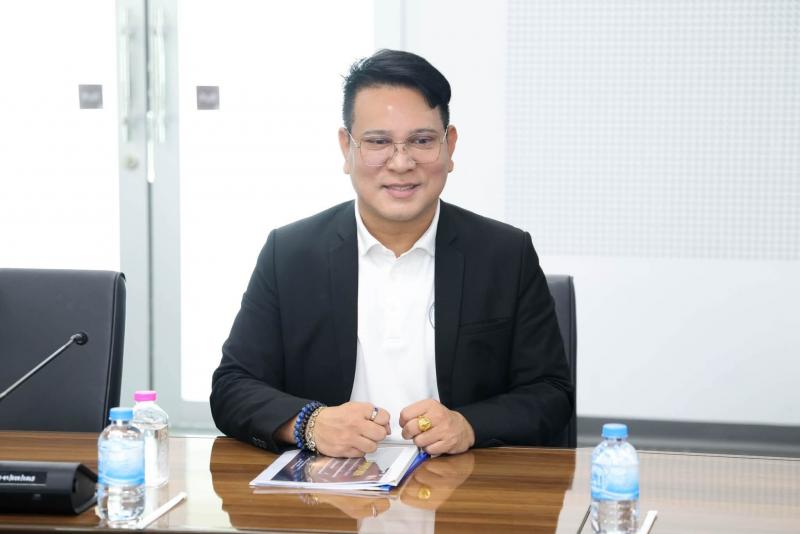 นางเตือนใจ คงสมบั�