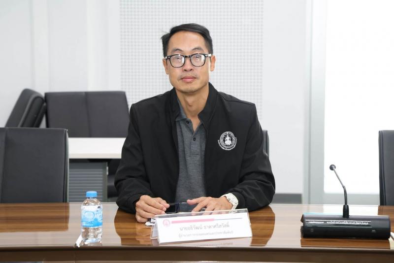 นางเตือนใจ คงสมบั�