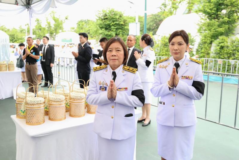 นางสาวสุนีย์ ศรีส�