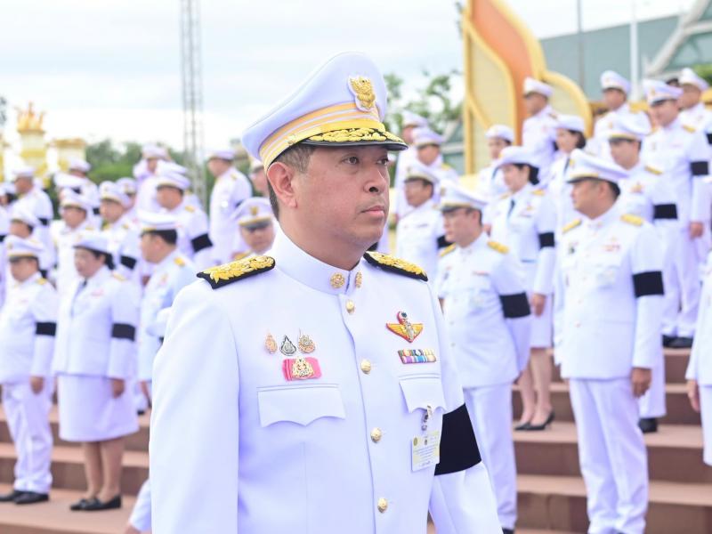 รมว.พม. ร่วมพิธีถว�