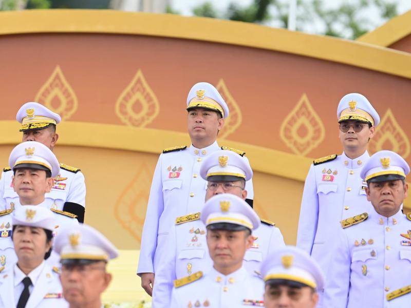 รมว.พม. ร่วมพิธีถว�
