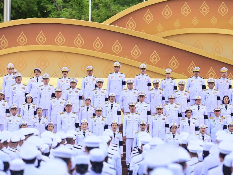 รมว.พม. ร่วมพิธีถว�