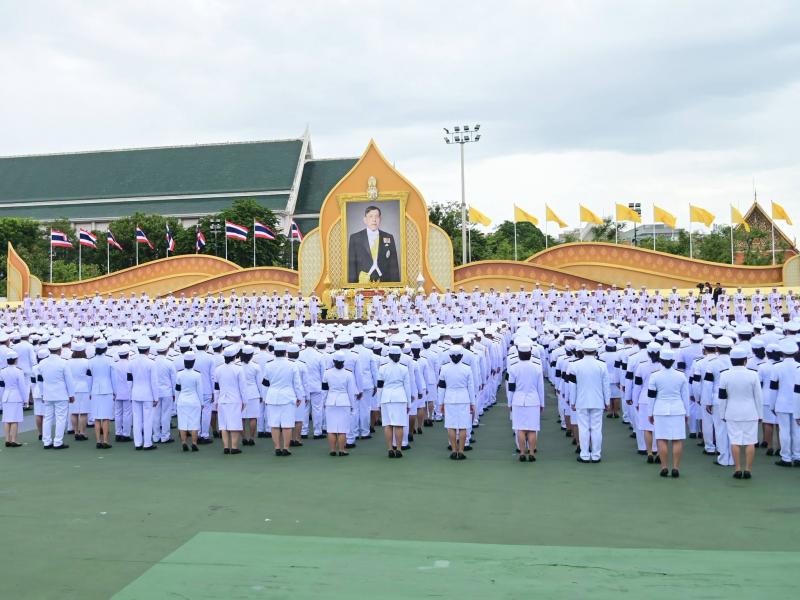 รมว.พม. ร่วมพิธีถว�