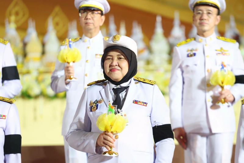 นางเตือนใจ คงสมบั�