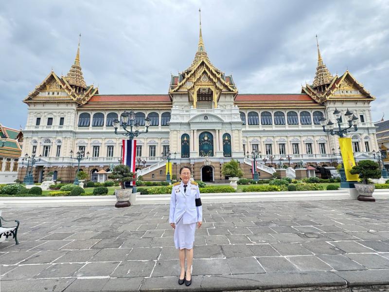 นางสาวนภาพร  เมฆาผ