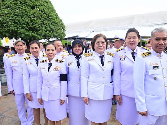 รมว.พม. ทูลเกล้า ถว�