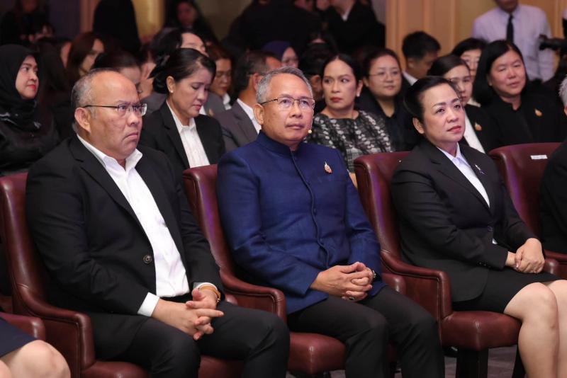 ปลัด พม. เป็นประธา�