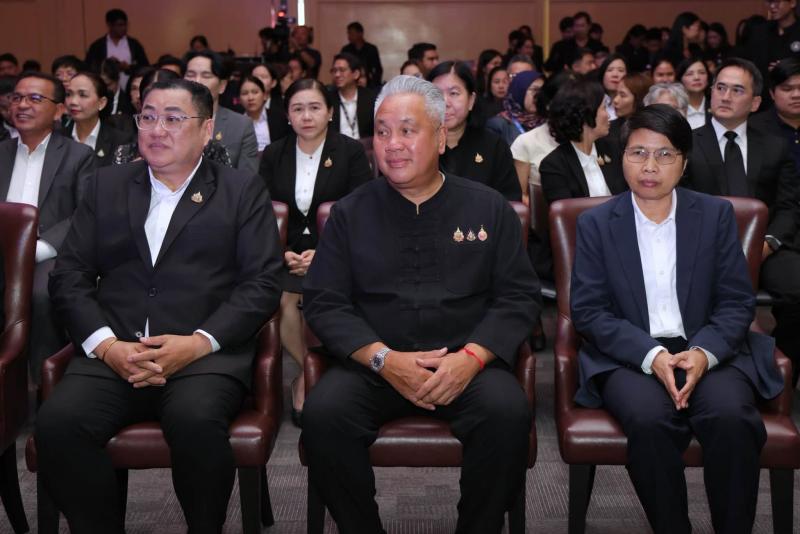 ปลัด พม. เป็นประธา�