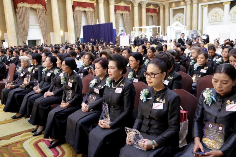 ปลัด พม. และ ดร.ลาลี