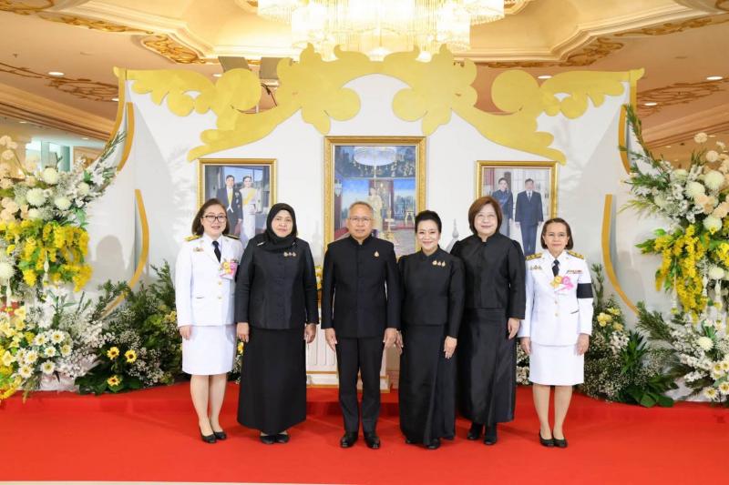 ปลัด พม. และ ดร.ลาลี