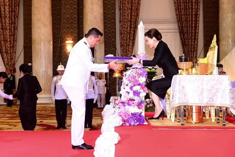 สมเด็จพระนางเจ้า�