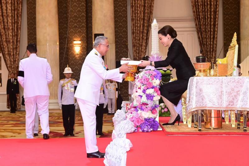 สมเด็จพระนางเจ้า�